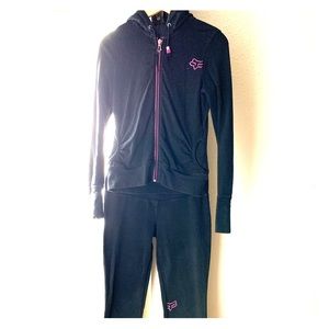 Two pieces match top and bottom